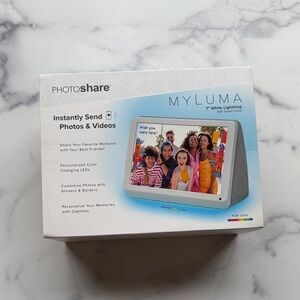 MYLUMA 7" White Digital Frame with Smart Features
